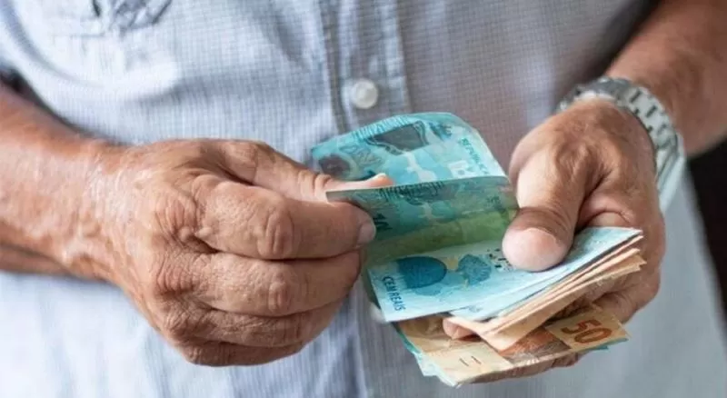 Justiça anula empréstimos fraudulentos determina que banco devolva valores descontados de idosa 