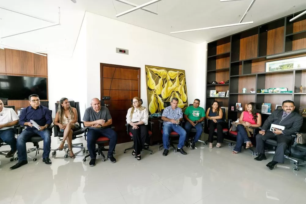 Paula Calil avalia reunião com representantes da Saúde como positiva e defende construção conjunta de solução para adicional de insalubridade