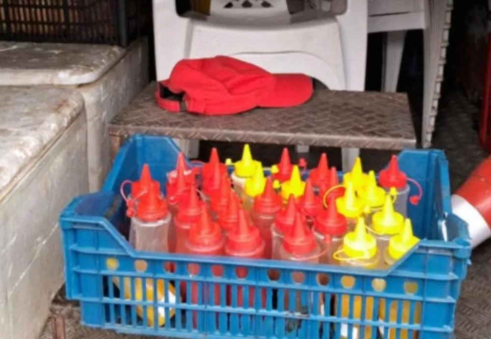 Local que preparava lanches comercializados em trailers é fechado pela Vigilância Sanitária 