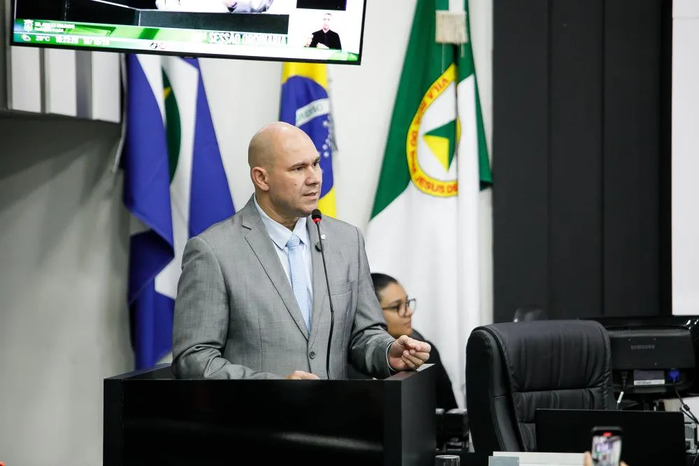 Abílio buscará financiamento dos Emirados Árabes para construção de seis viadutos em Cuiabá