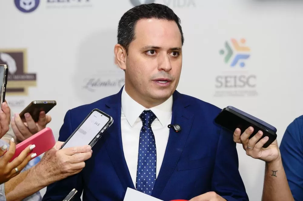 Diego requer esclarecimentos do Estado sobre queima de nove balsas 