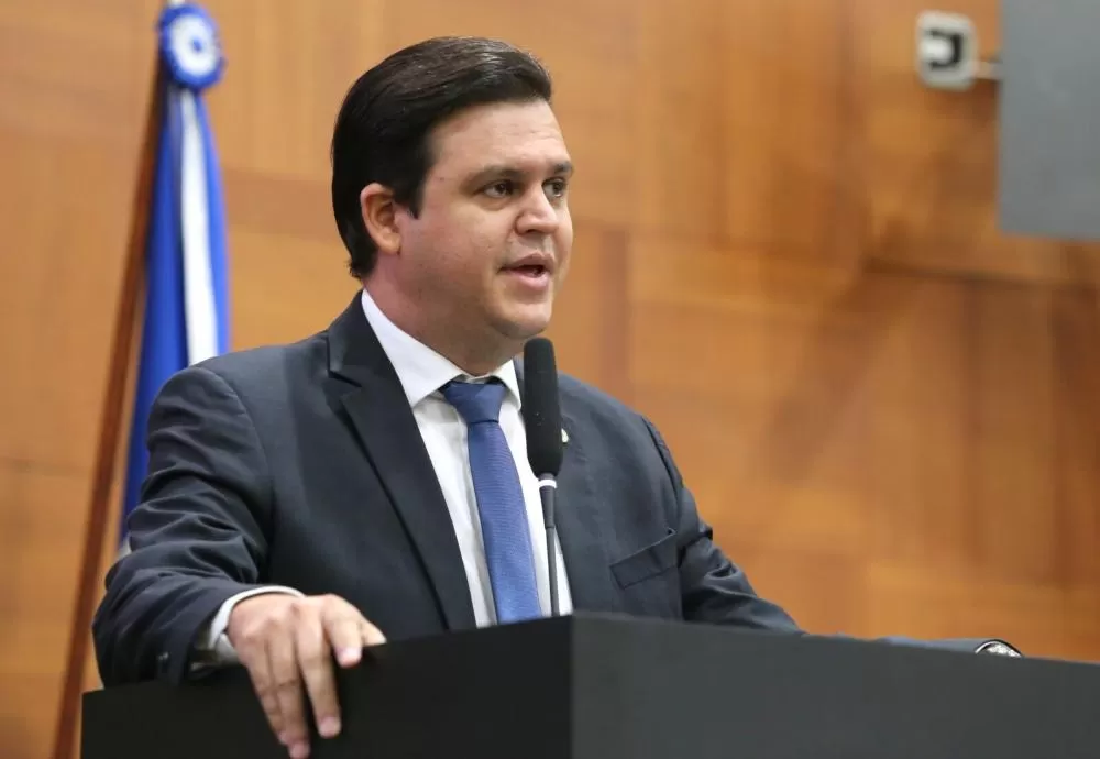 Assembleia aprova “Medalha Jovem Escritor” para estudantes da rede pública