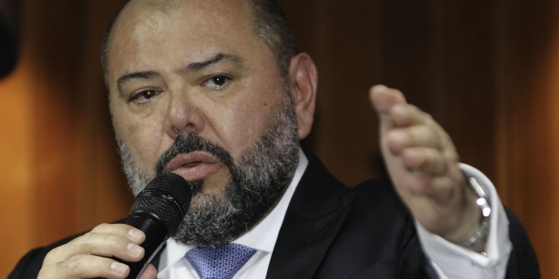 Novo presidente do INSS toma posse