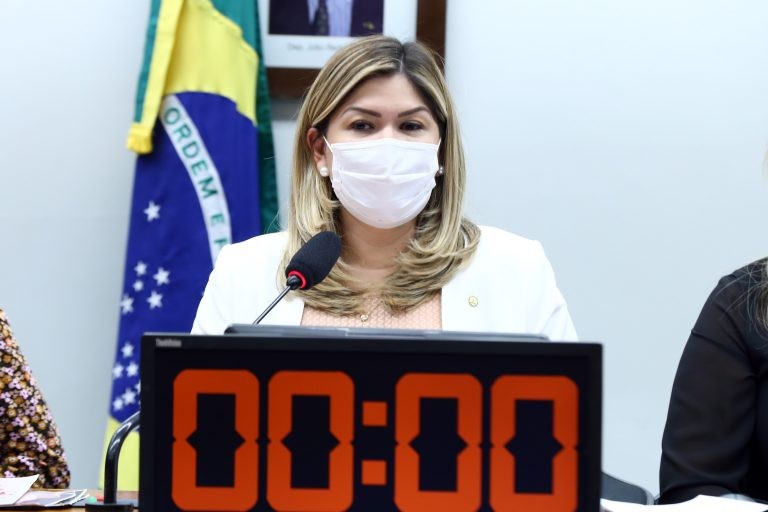 Comissão aprova projeto que equipara menor sob guarda a filho para fins previdenciários