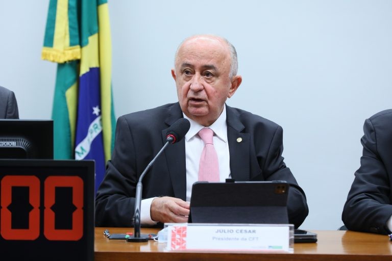 Comissão aprova projeto que prevê ISS fixo para escritório de advocacia que optar pelo Supersimples