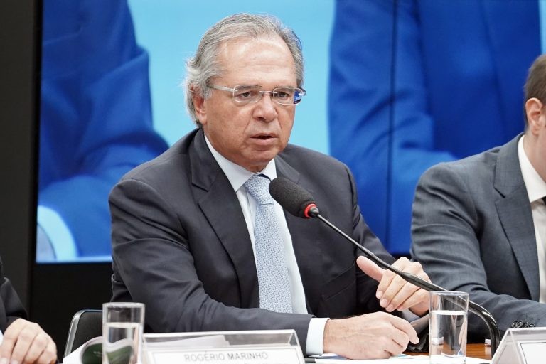 Comissão de Trabalho ouve Paulo Guedes sobre empresa em paraíso fiscal na próxima semana