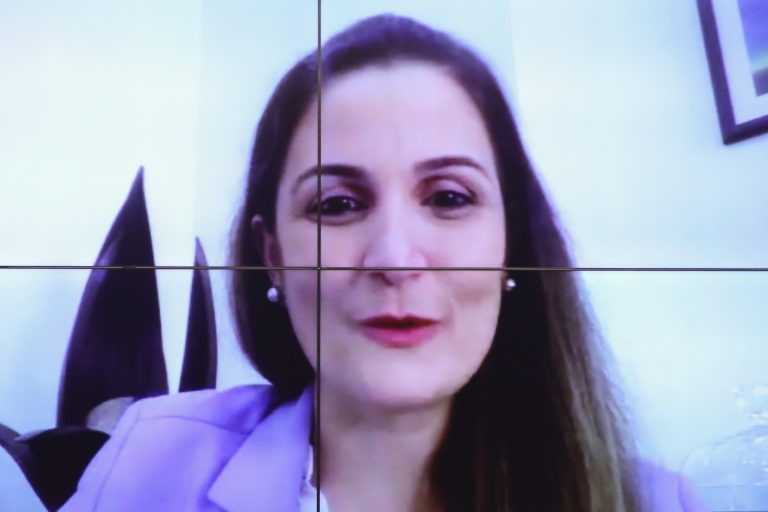 Debatedores defendem educação familiar das crianças sem punições ou castigos