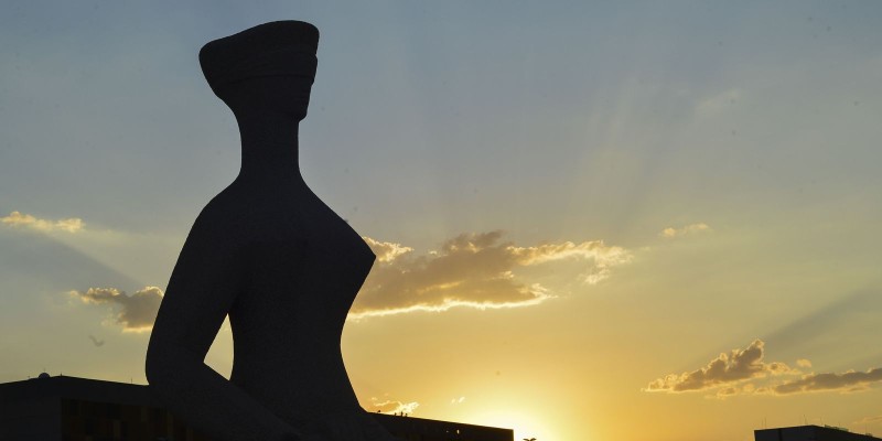 STF julga validade de decisões sobre descontos em mensalidade escolar