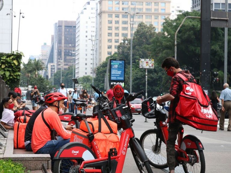 Comissões promovem audiência sobre regularização profissional dos motoristas de aplicativos