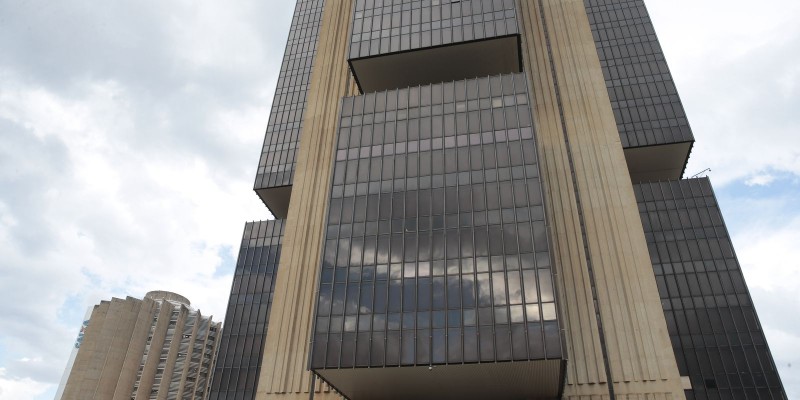 BC atualiza cartilha financeira para migrantes e refugiados