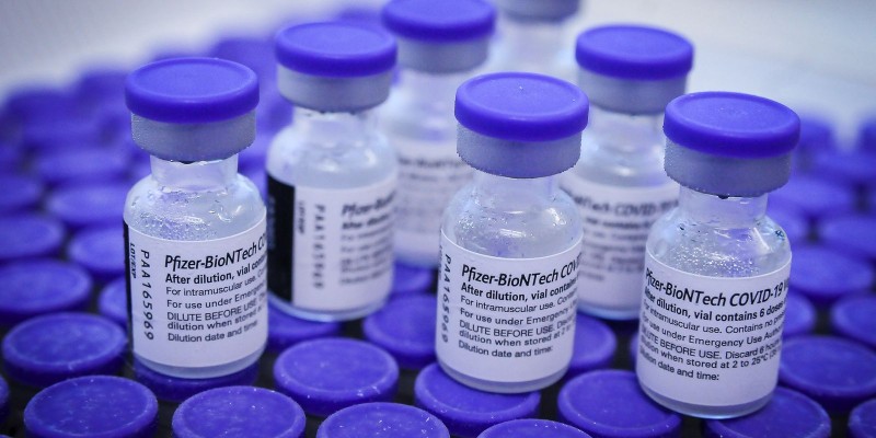 Brasil recebe 2,2 milhões de doses de vacinas da Pfizer
