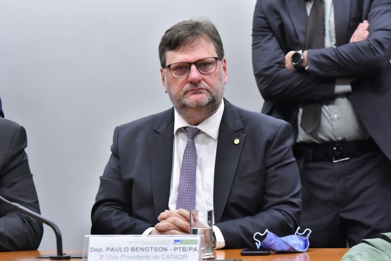 Proposta concede isenção tributária para investimento de empresas de saneamento