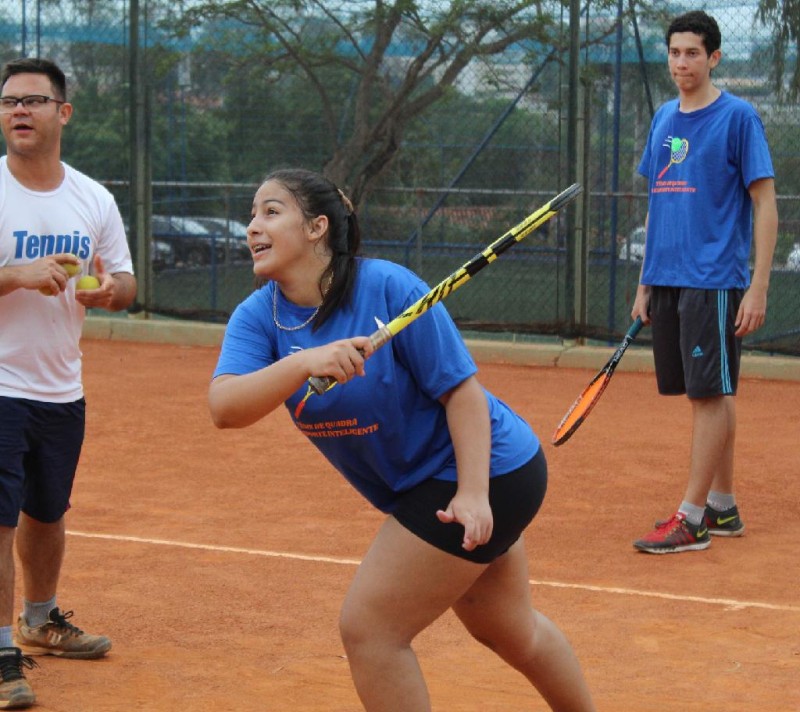 Tênis de quadra vira disciplina eletiva na Arena da Educação