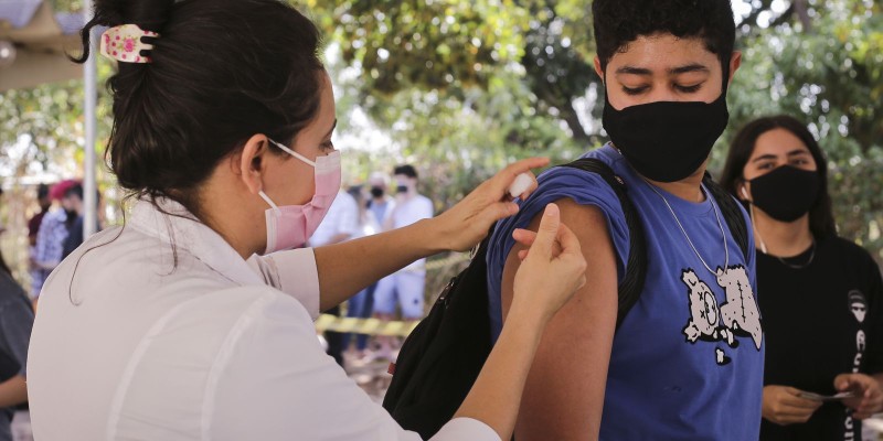 País supera 350 milhões de vacinas contra covid-19 distribuídas