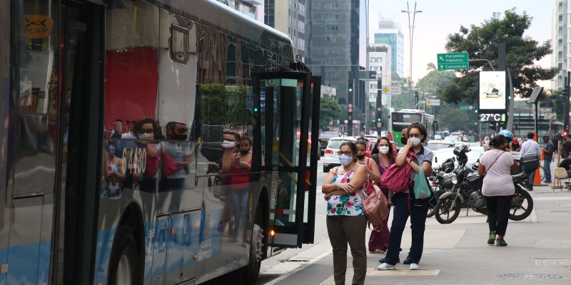 Covid-19: Brasil registra 14.642 casos e 731 mortes em 24 horas