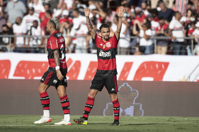 Flamengo atropela o São Paulo em 4 x 0, e segue em busca do título do Brasileirão 2021