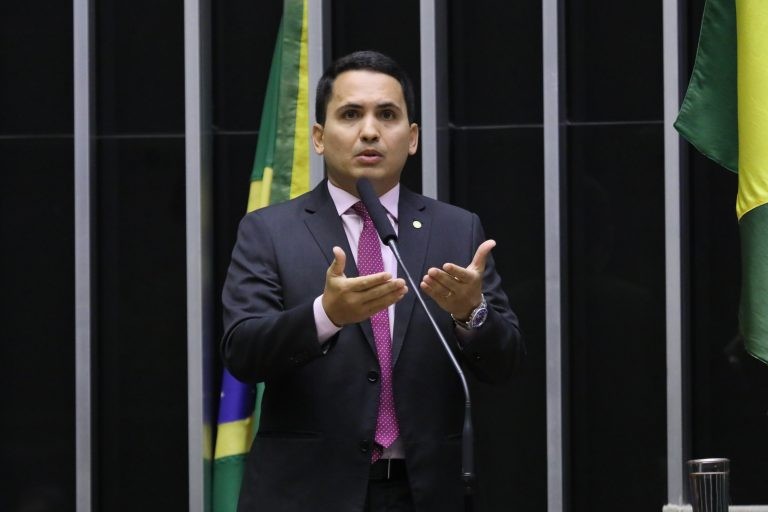 Proposta autoriza tabelião a requisitar registro bancário de pessoa falecida para inventário