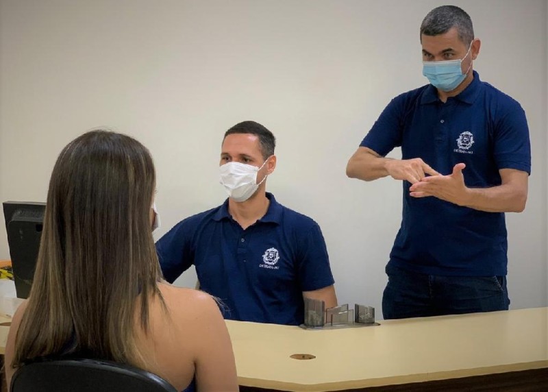 Atendimento exclusivo a surdos completa 1 ano com centenas de pessoas atendidas no Detran