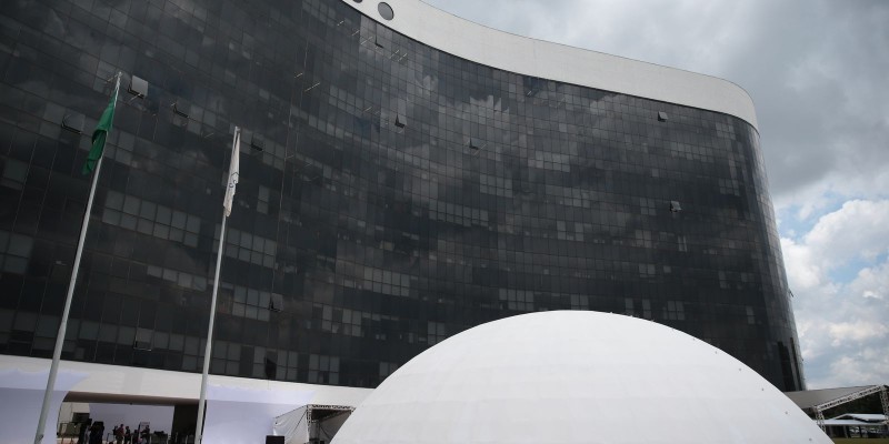 TSE antecipa vigência de assinatura eletrônica para criar partido