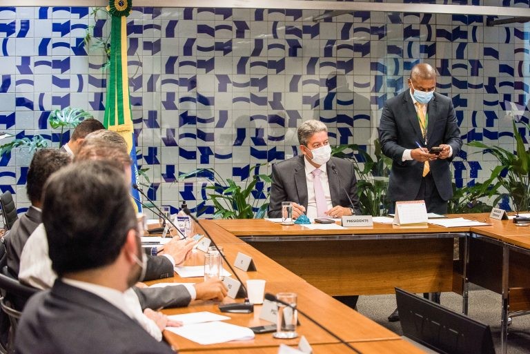 Lira não vê espaço para reajuste de servidores públicos com aprovação da PEC dos Precatórios