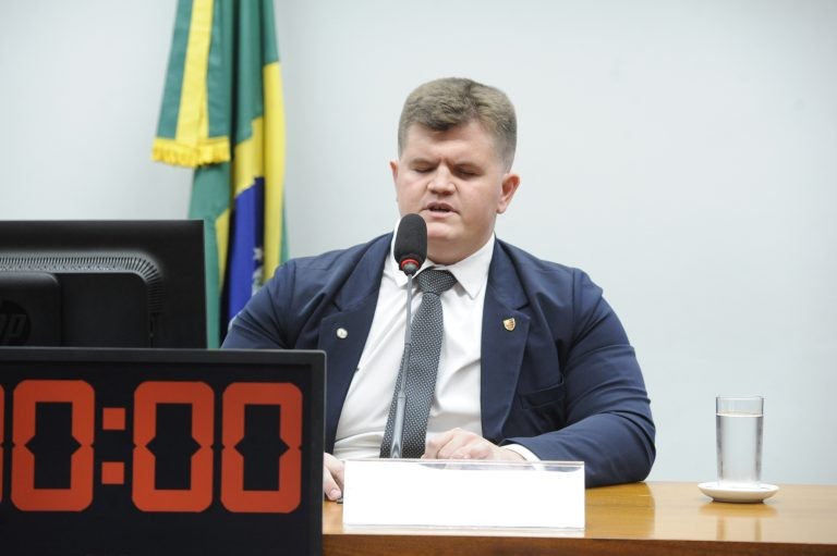 Comissão aprova redução na taxa de fiscalização de aeronaves leves, balões e dirigíveis