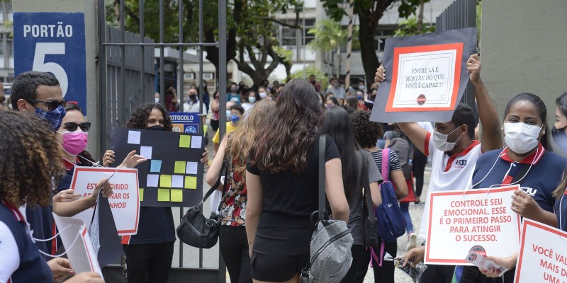 Enem: estudantes com covid-19 podem pedir reaplicação da prova
