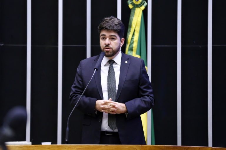 Projeto desabilita biometria para eleições de 2022 em razão da Covid