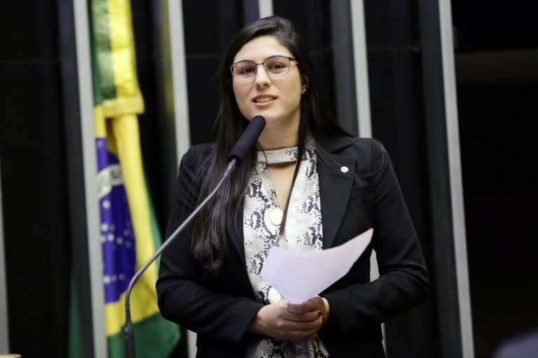 Comissão debate projeto que amplia vacinação contra HPV
