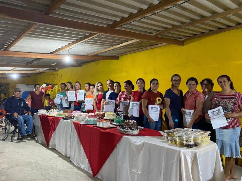 Produtoras do Vale de São Domingos e Pontes e Lacerda participam de curso de confeitaria