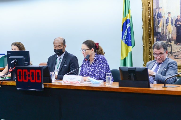 CCJ aprova redução na idade de aposentadoria obrigatória de ministros do STF, de 75 para 70 anos de idade
