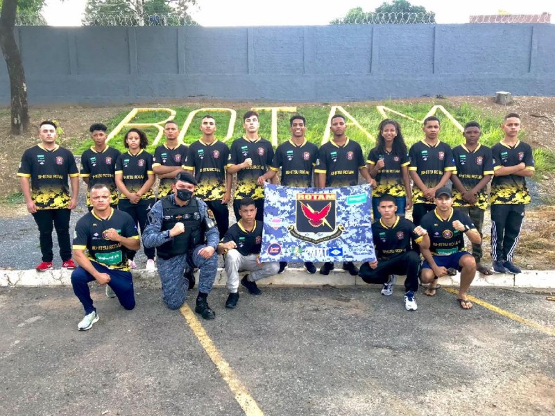 Alunos do projeto Jiu-Jitsu Rotam participam do campeonato mundial da categoria em São Paulo