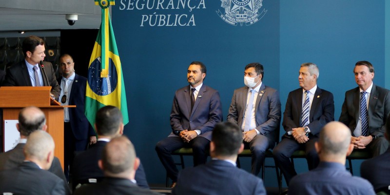 Governo distribuirá óculos de visão noturna a policiais de fronteira