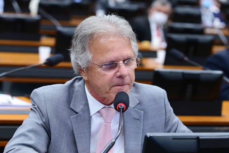 Comissão aprova projeto que permite uso de aplicativos para mototáxi