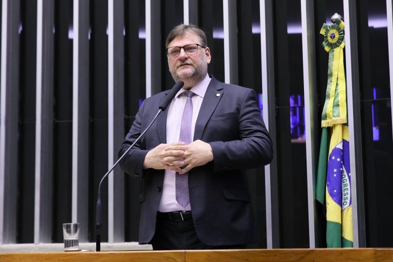 Comissão rejeita identificação de comprador de inseticida que oferece risco a animal doméstico