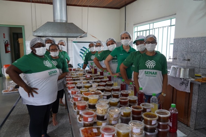 Curso de conserva de frutas leva às participantes mais uma alternativa de fonte de renda