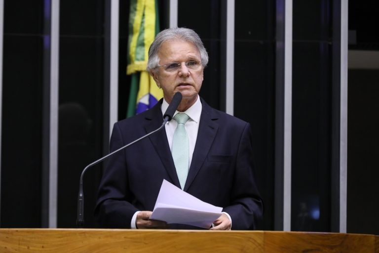 Comissão rejeita projeto que suspende revista aleatória de passageiros em aeroportos