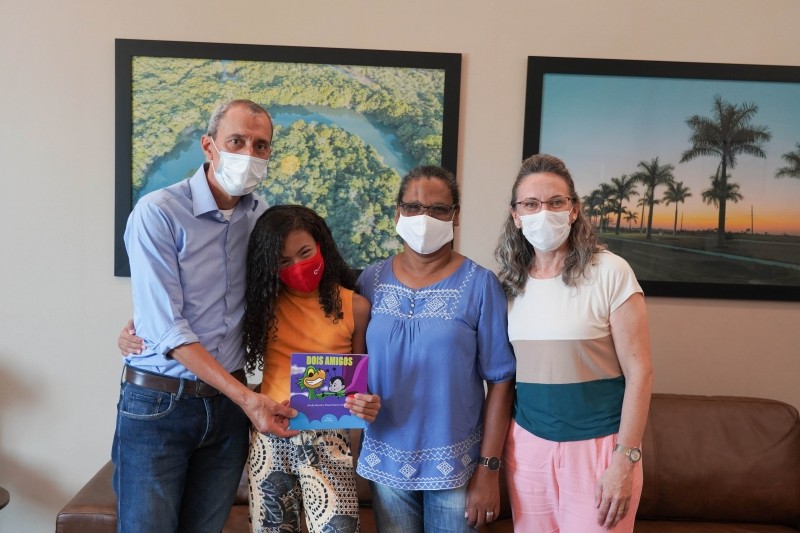 Aluna da rede municipal lança livro na próxima sexta-feira (03)