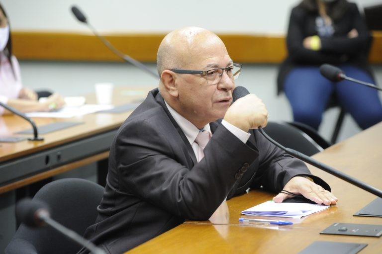 Comissão rejeita exame toxicológico anual para professores da rede pública