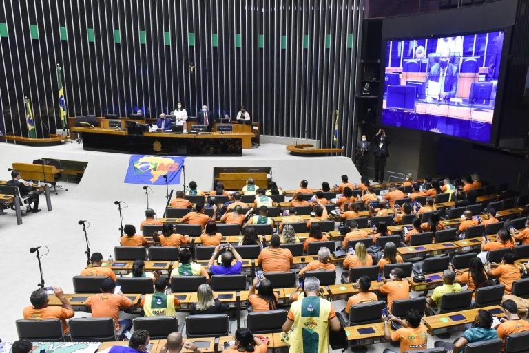 Agentes comunitários de saúde reivindicam derrubada de veto a reajuste do piso salarial da categoria