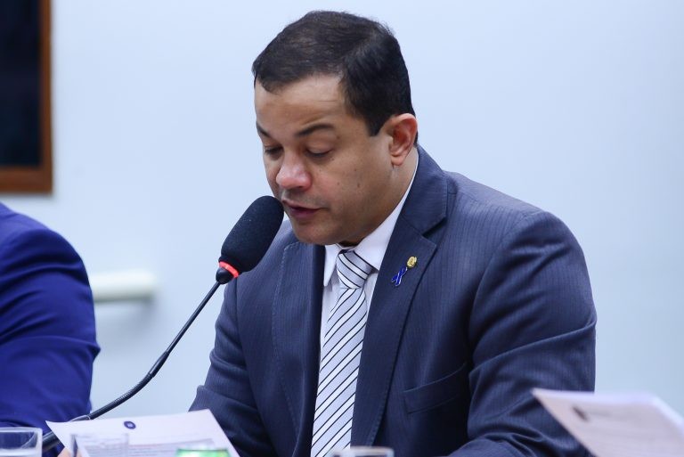 CCJ aprova 