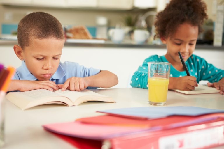 Comissão debate liberdade educacional e novas formas de aprendizagem