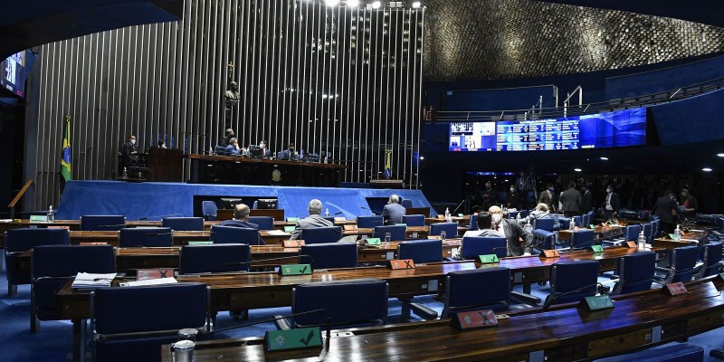 Senado aprova medida provisória que cria Auxílio Brasil