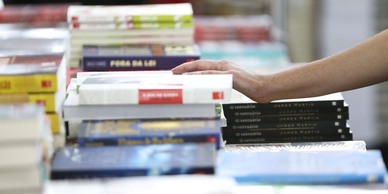Bienal do Livro Rio presta homenagem ao escritor Zuenir Ventura