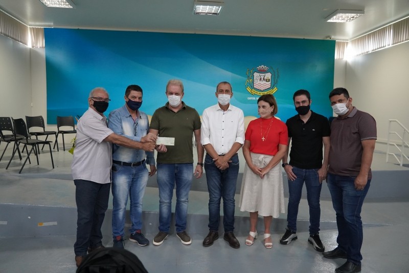 Campanha da Expolucas realiza entrega de doações arrecadadas em live