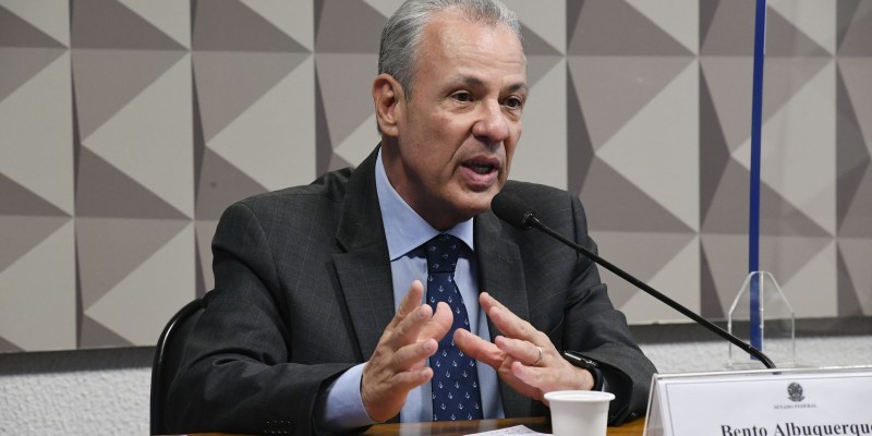 Ministro descarta risco de apagão no país por crise hídrica