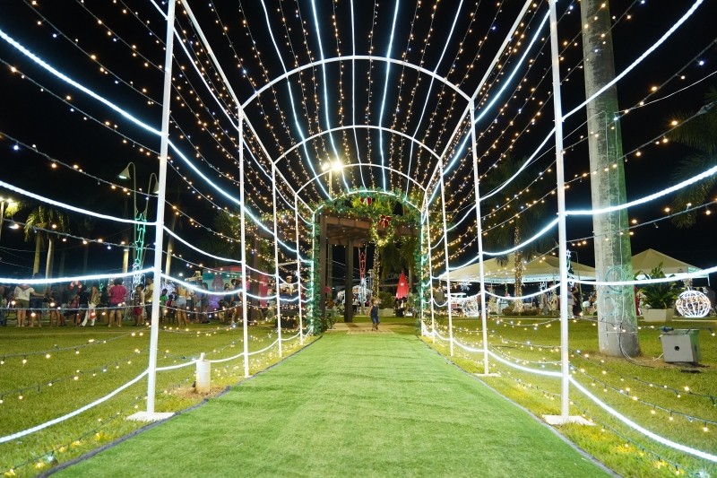 Praça dos Migrantes recebe público na abertura do Natal da Esperança