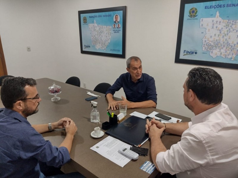 Prefeito Miguel Vaz discute emenda de R$ 4 milhões com senador Carlos Fávaro