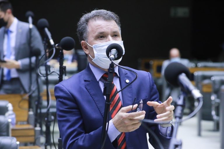 Câmara rejeita emenda e conclui votação de regras sobre proteção de rios em área urbana; acompanhe
