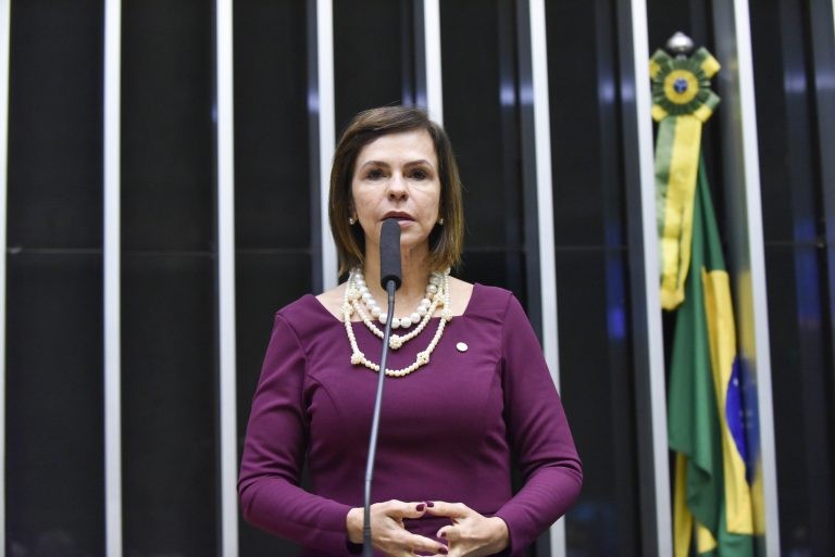Câmara inclui psicólogo e assistente social entre profissionais contemplados pelo Fundeb