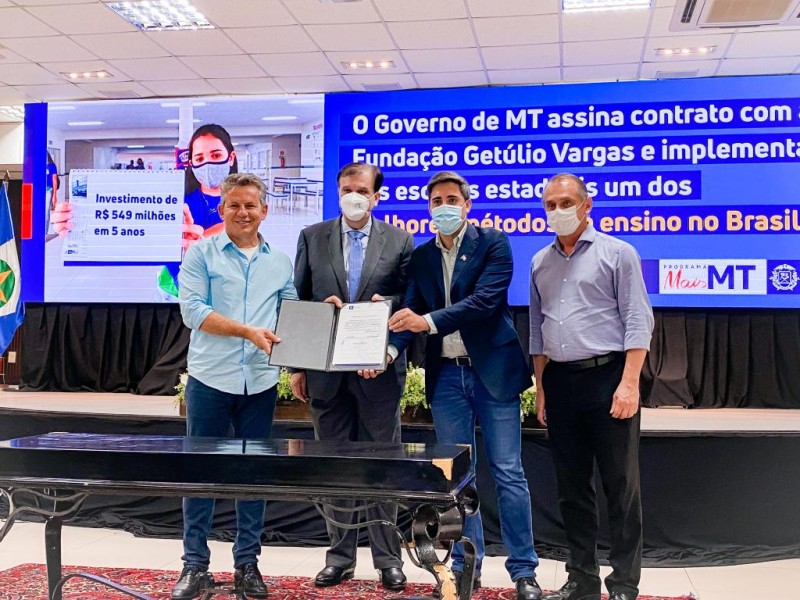 Governo firma contrato com a FGV e implementa método de ensino inovador na rede estadual